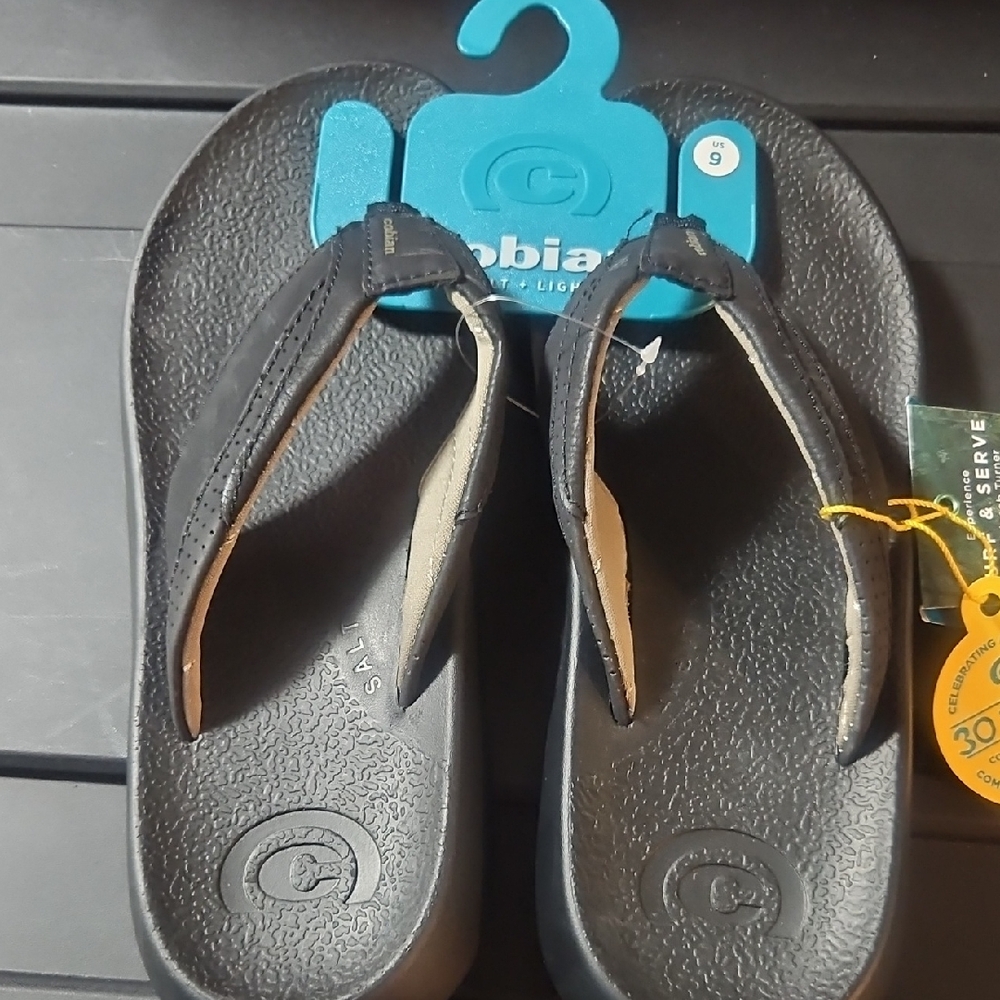 Cobian Mens Compass Sandals: BLACK: NEW WITH TAGS: SIZE 9